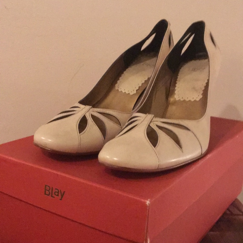 BLAY Cream Leather Cut-out Heels